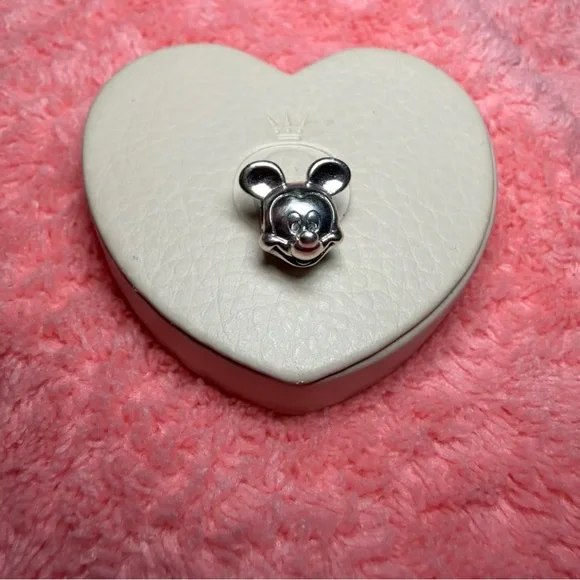 Minnie and Mickey Pandora Charms - Picture 5 of 8